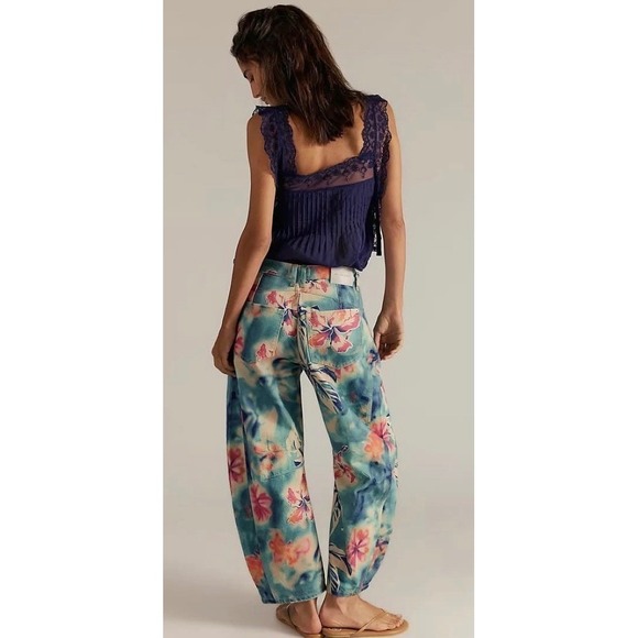 We The Free Printed Good Luck Barrel Jeans Tropical Floral Size 31 FP Sold Out - Picture 4 of 9